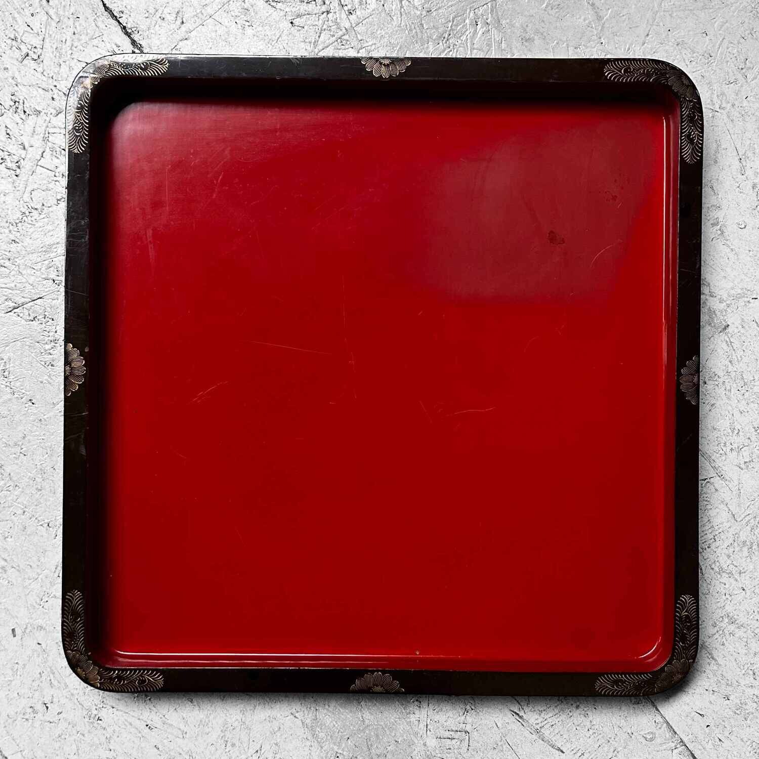 Large Urushi Lacquer Tray, Taishō Period, Japan.