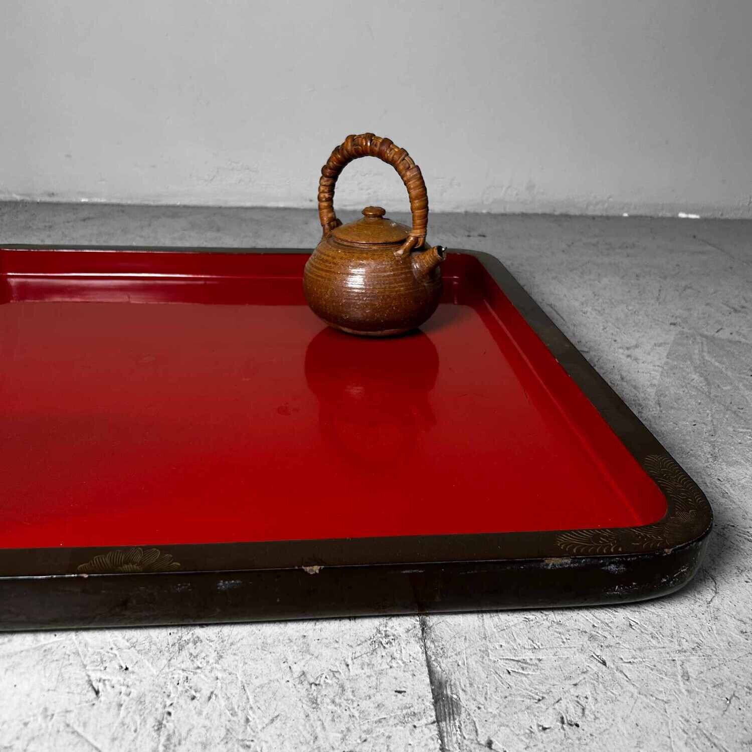 Large Urushi Lacquer Tray, Taishō Period, Japan.