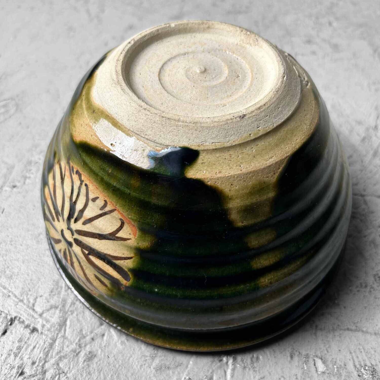 Ceramic Japanese Bowl with Floral Pattern, early Shōwa period.