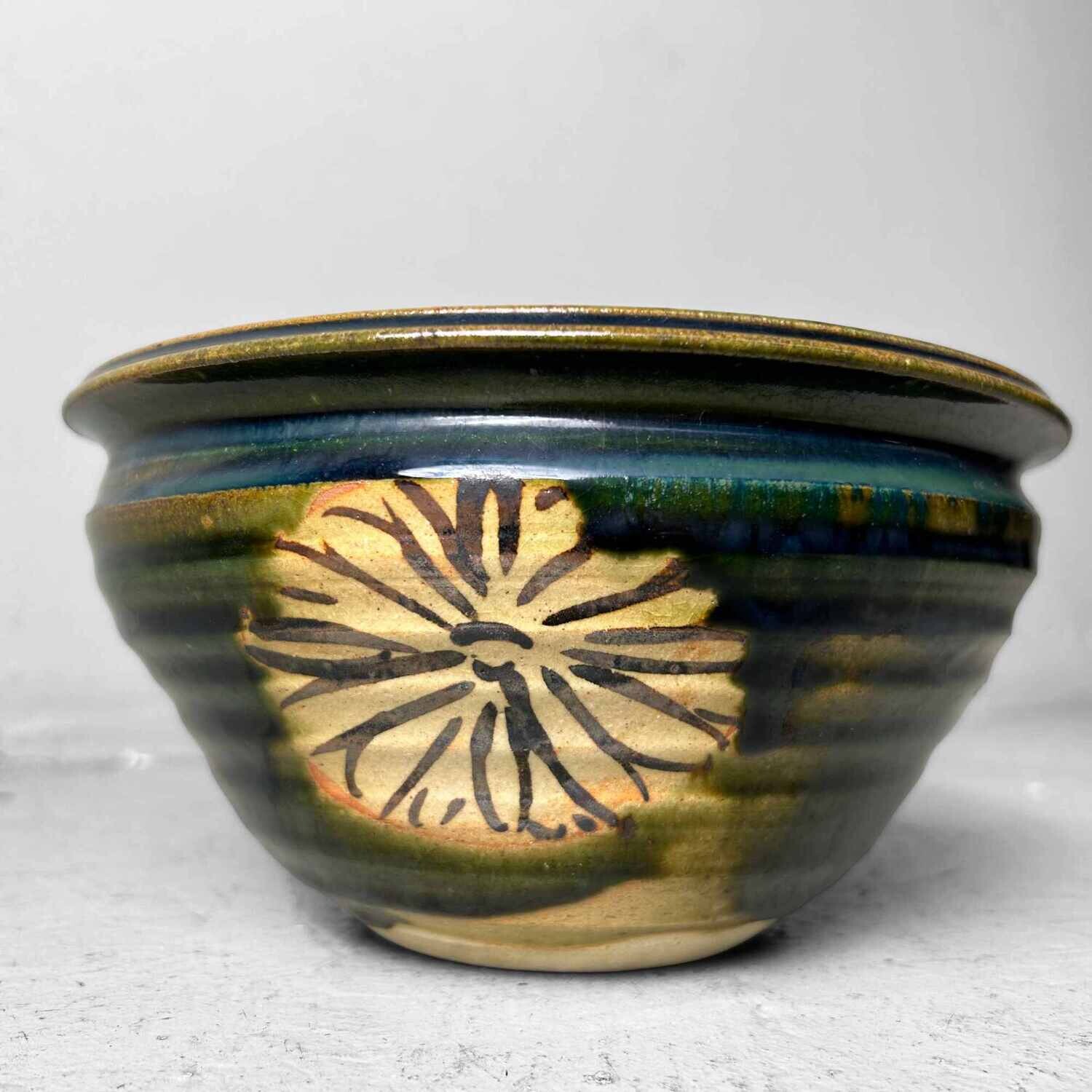 Ceramic Japanese Bowl with Floral Pattern, early Shōwa period.