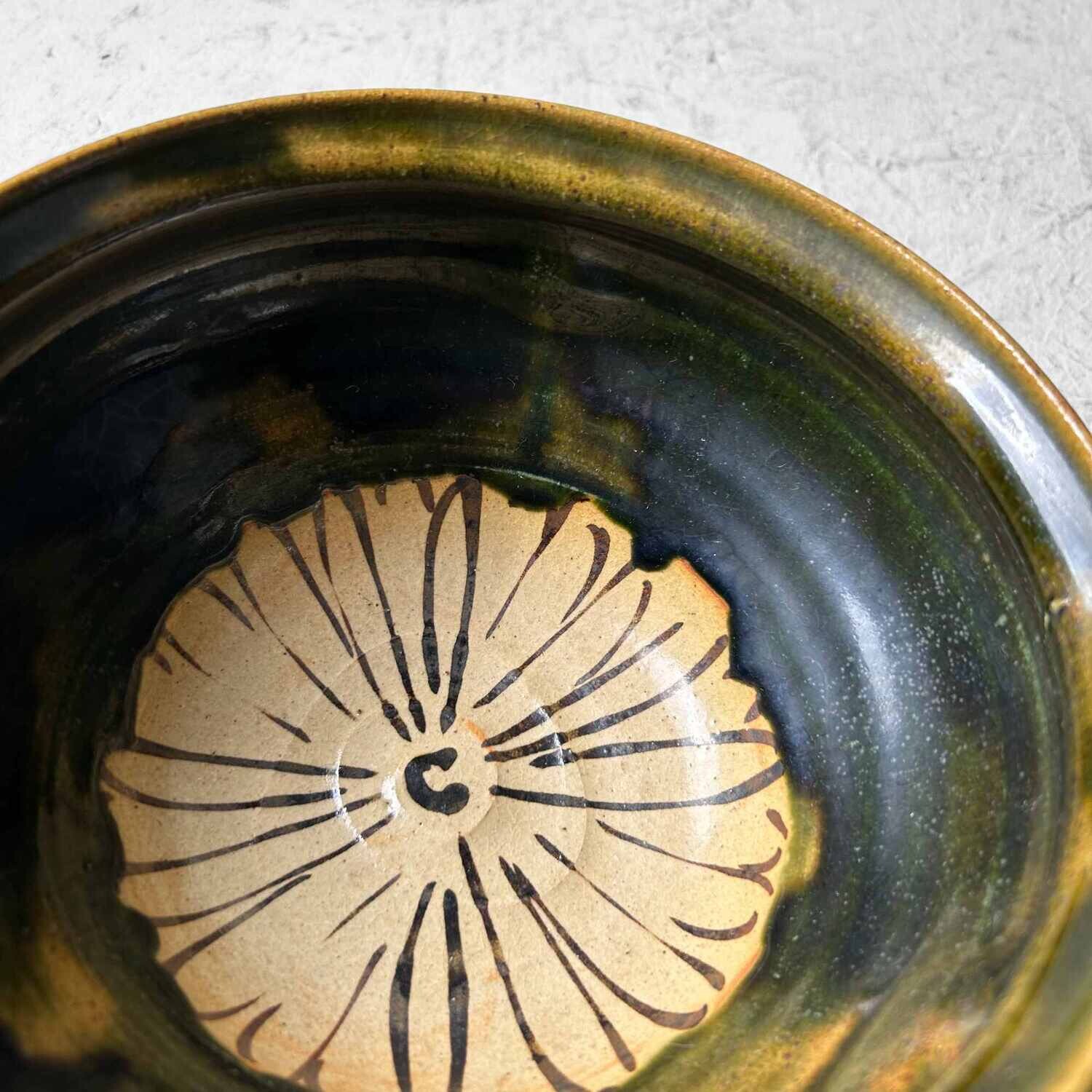 Ceramic Japanese Bowl with Floral Pattern, early Shōwa period.