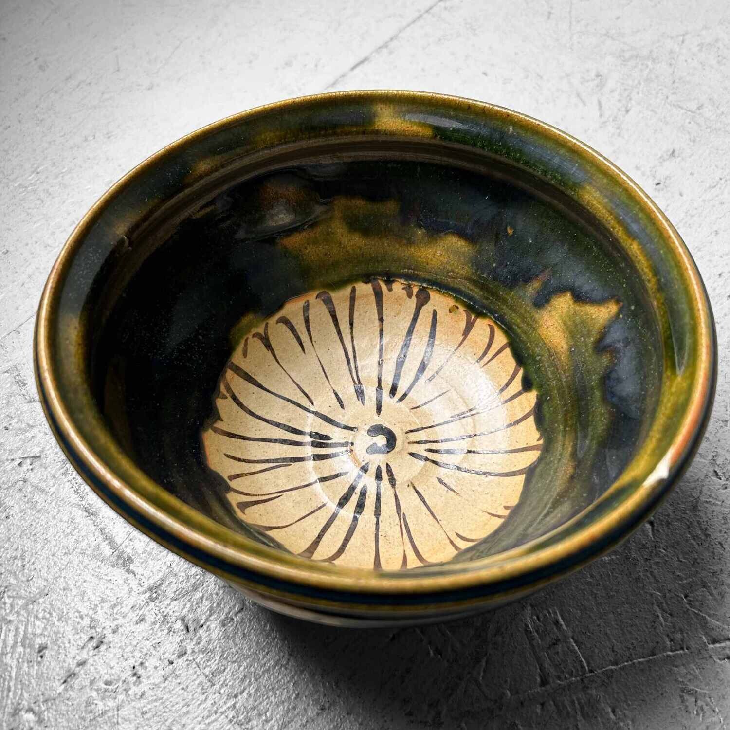 Ceramic Japanese Bowl with Floral Pattern, early Shōwa period.