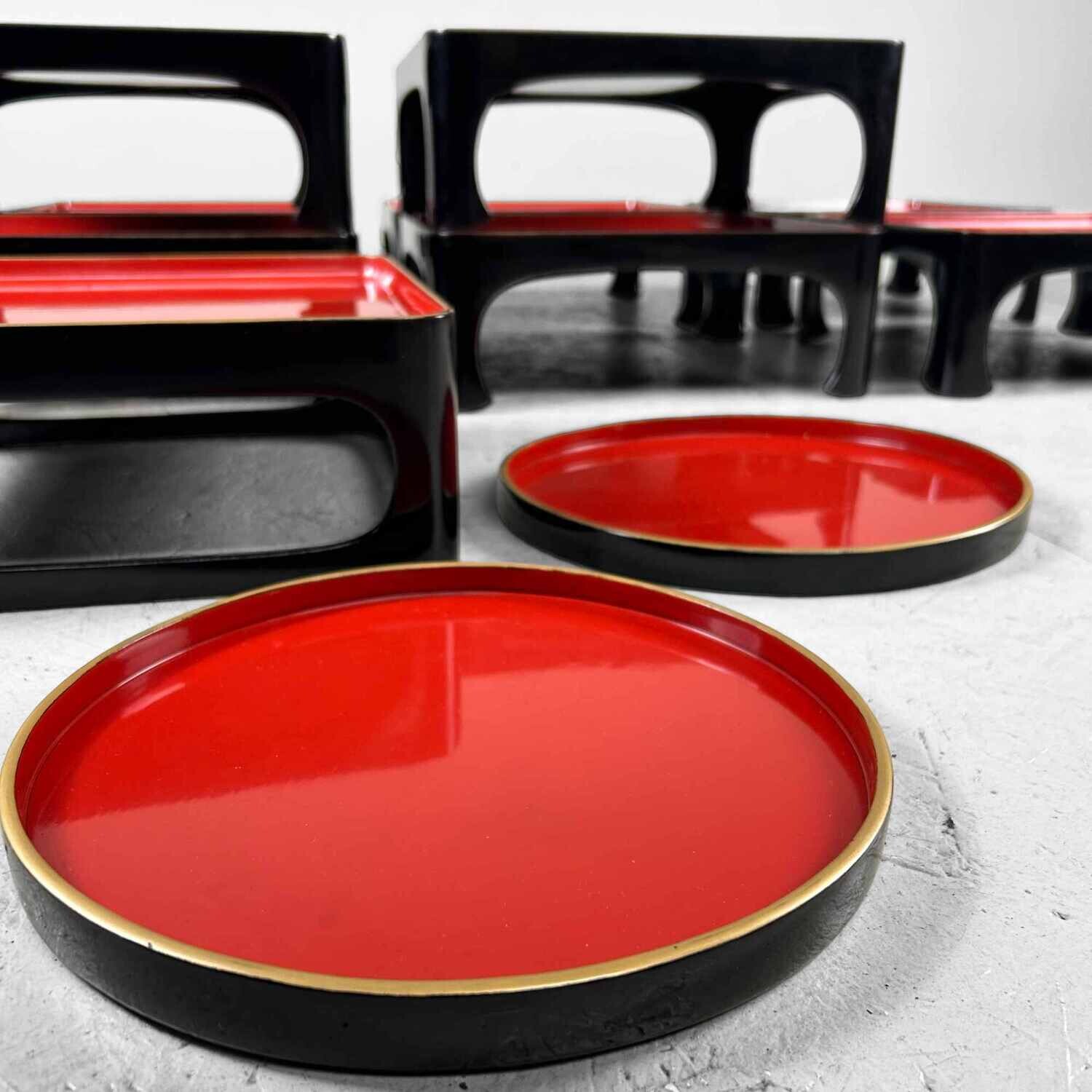 Set (11) Urushi Lakwerk Serveertafels, Taishō-periode, Japan.