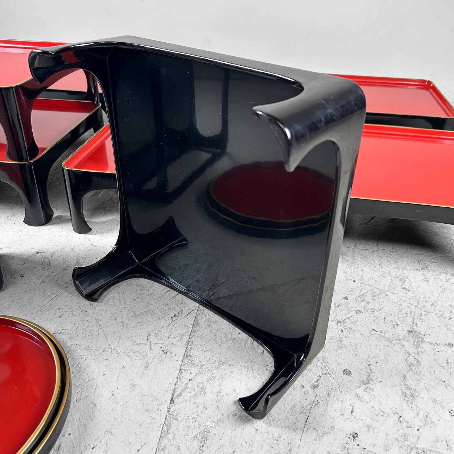 Set (11) Urushi Lakwerk Serveertafels, Taishō-periode, Japan.