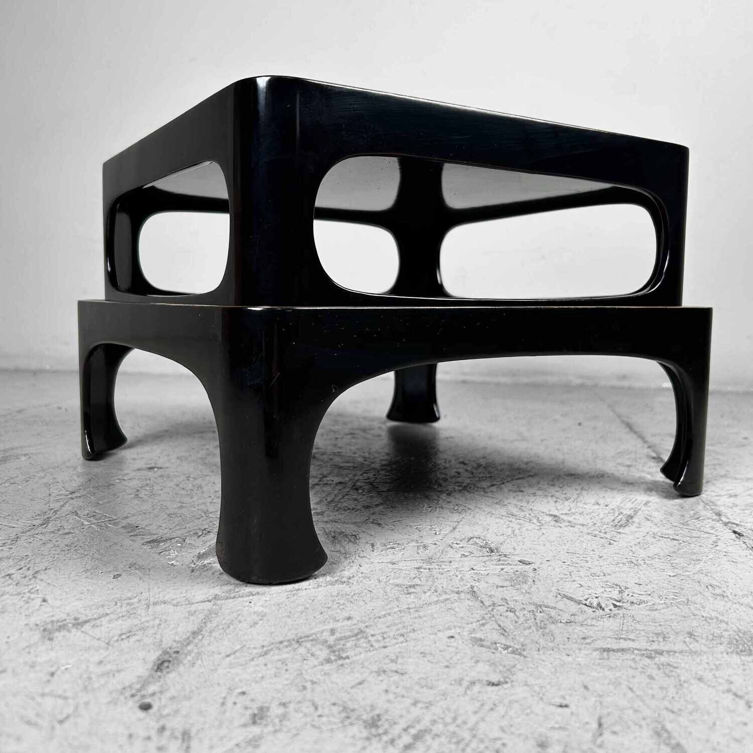 Set (11) Traditionele Urushi Lakwerk Serveertafels, Taishō-periode, Japan. Set (11) Traditionele Urushi Lakwerk Serveertafels, Taishō-periode, Japan.