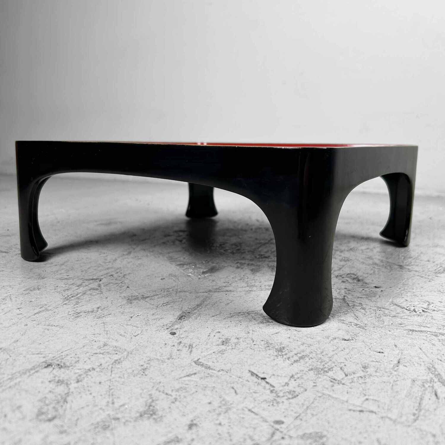 Set (11) Traditionele Urushi Lakwerk Serveertafels, Taishō-periode, Japan. Set (11) Traditionele Urushi Lakwerk Serveertafels, Taishō-periode, Japan.