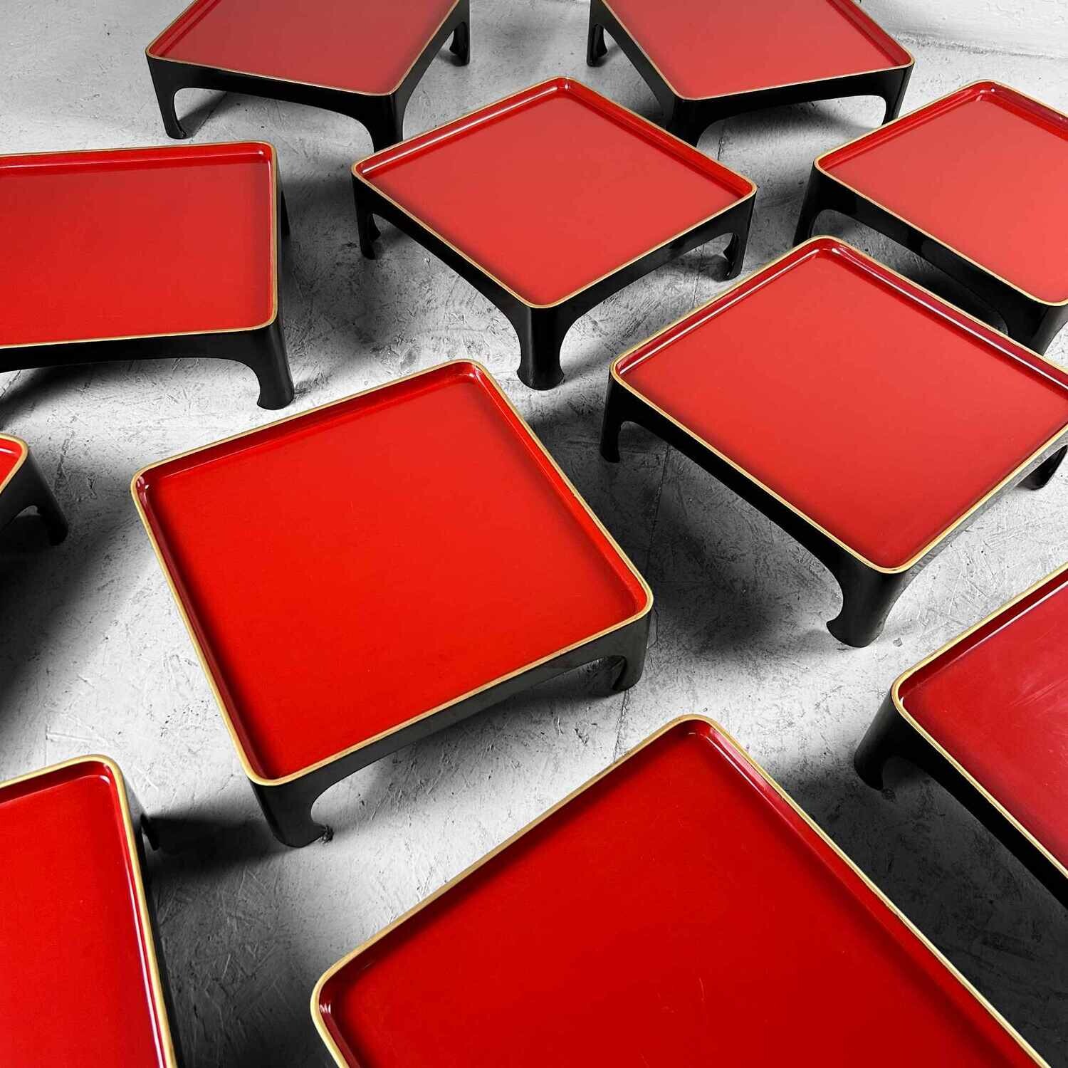 Set (11) Traditionele Urushi Lakwerk Serveertafels, Taishō-periode, Japan.