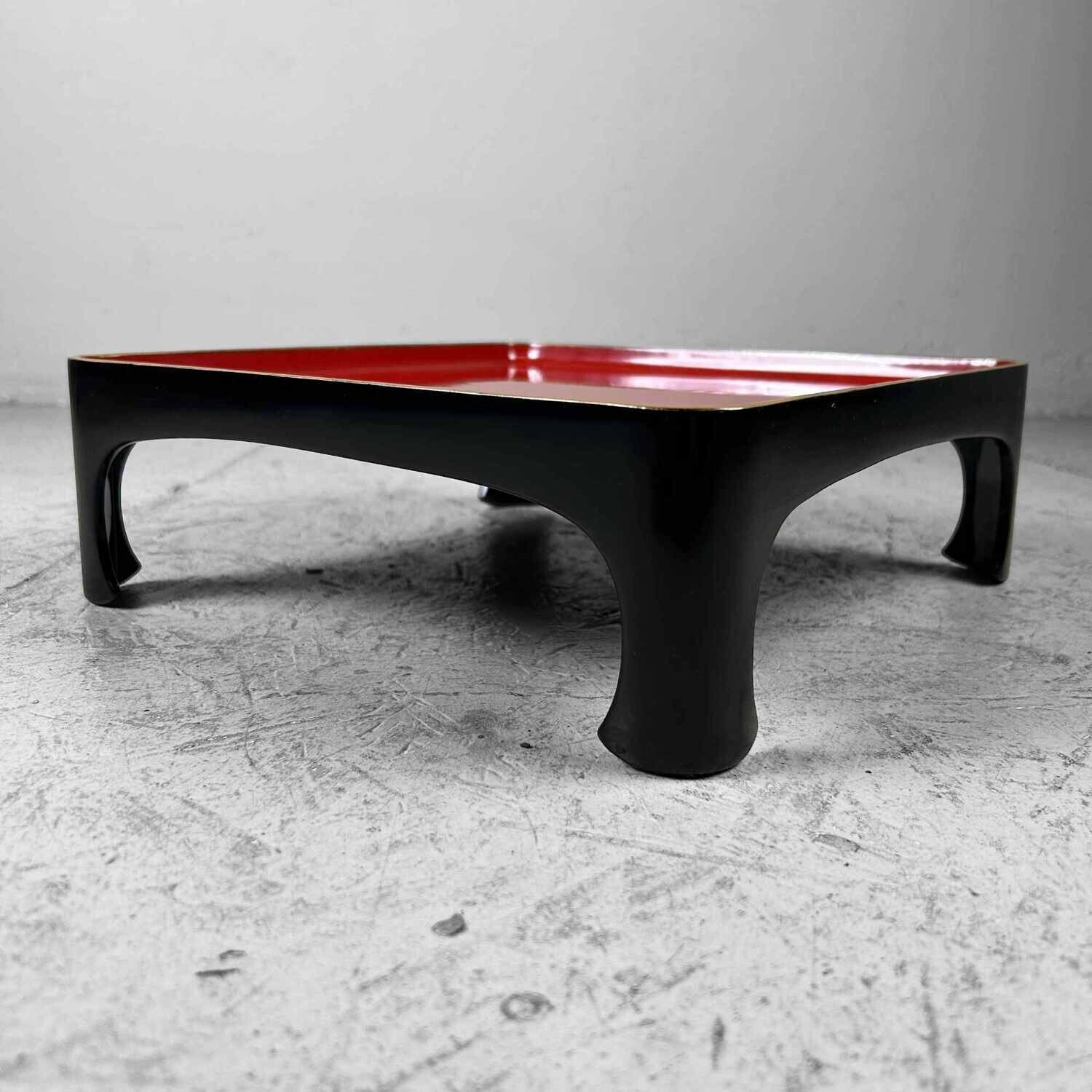 Set (11) Traditionele Urushi Lakwerk Serveertafels, Taishō-periode, Japan.