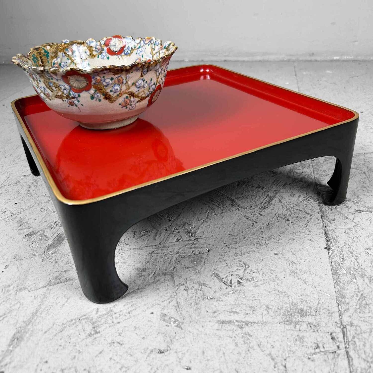 Set (11) Traditionele Urushi Lakwerk Serveertafels, Taishō-periode, Japan.