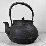 Tetsubin (鉄瓶) Teapot, late Meiji period, Japan.