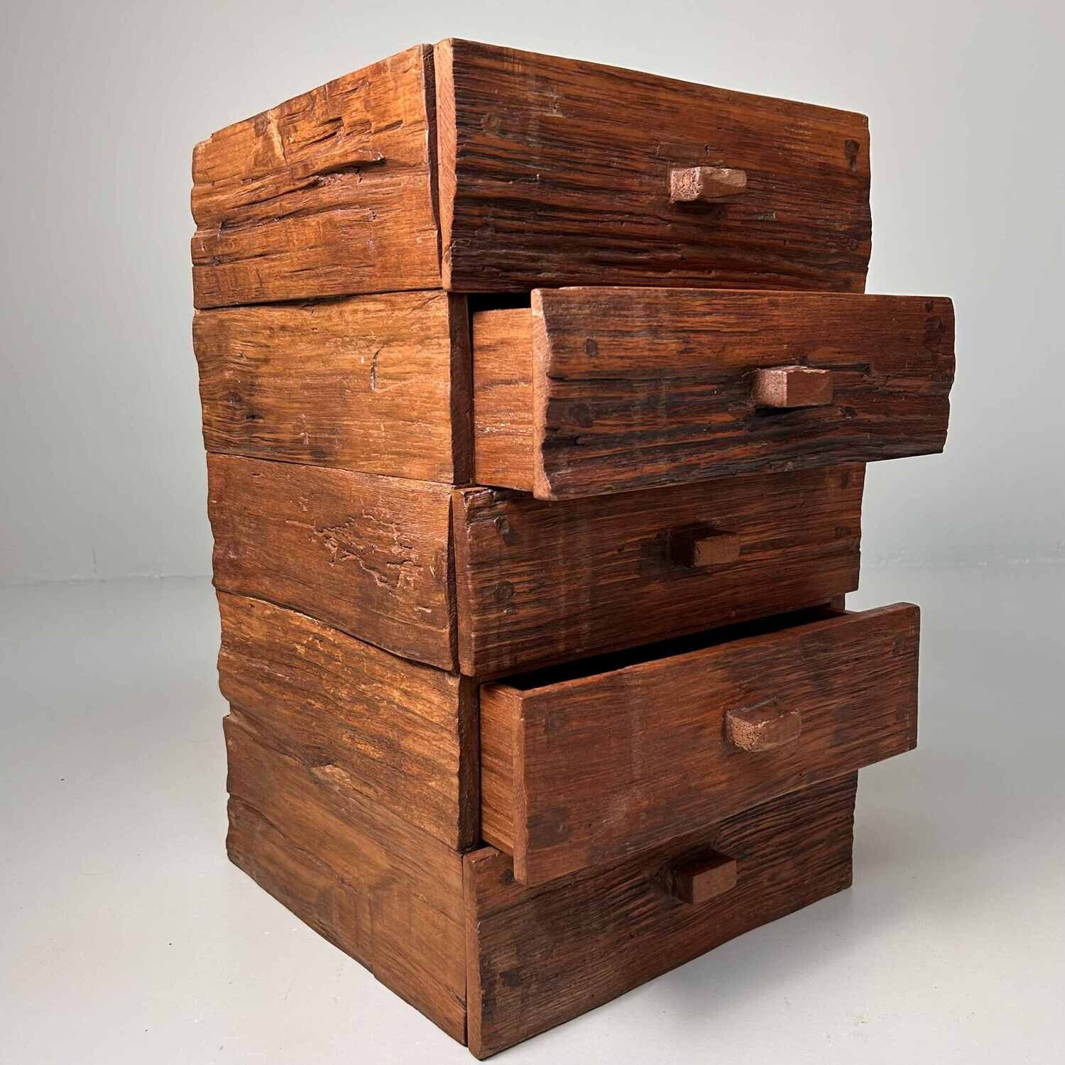 Brutalistische Houten Japanse Ladekast, Shōwa-periode.