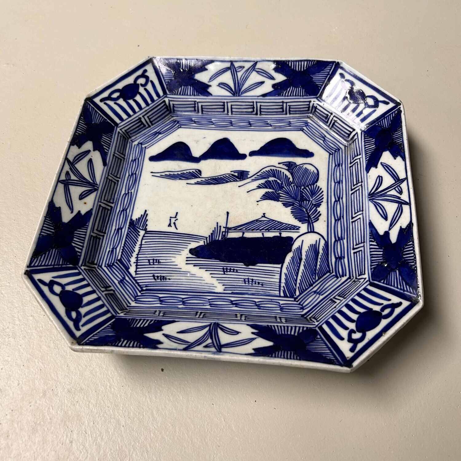 Imari Porseleinen Bord, Sometsuke Sengaki Sansui, late Edo-periode, Japan. Imari Porseleinen Bord, Sometsuke Sengaki Sansui, late Edo-periode, Japan.