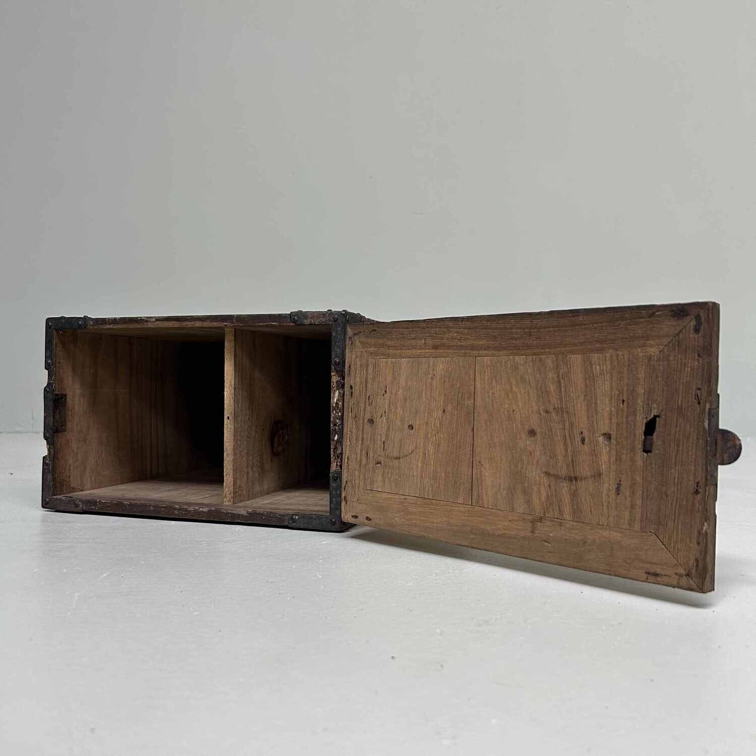 Kodansu (小箪笥) Klein Opbergmeubel, late Edo, Japan.