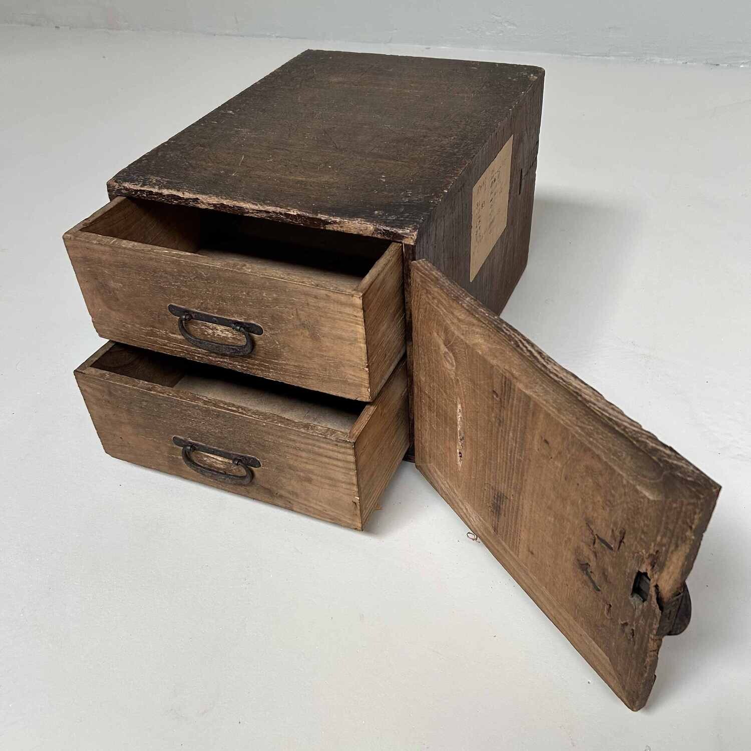 Kodansu (小箪笥) Klein Opbergmeubel, late Edo, Japan.