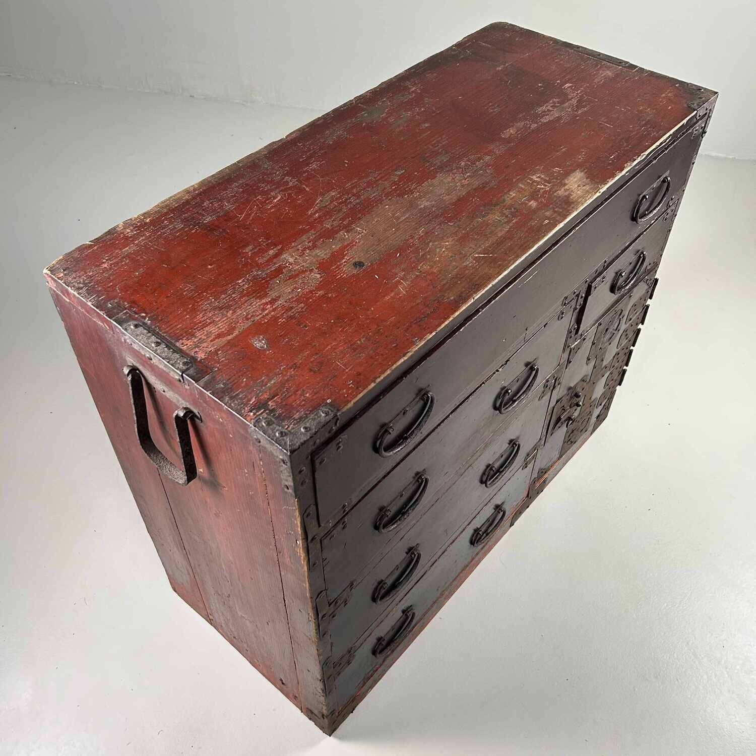 Japanese Traditional Tansu Drawer Cabinet, Meiji Period.