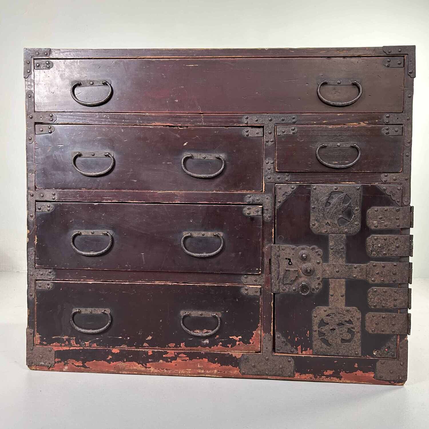 Japanese Traditional Tansu Drawer Cabinet, Meiji Period.