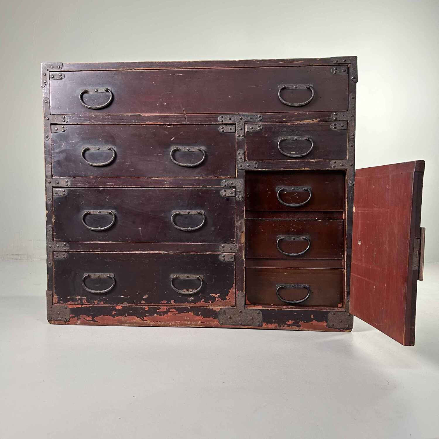 Japanese Traditional Tansu Drawer Cabinet, Meiji Period.