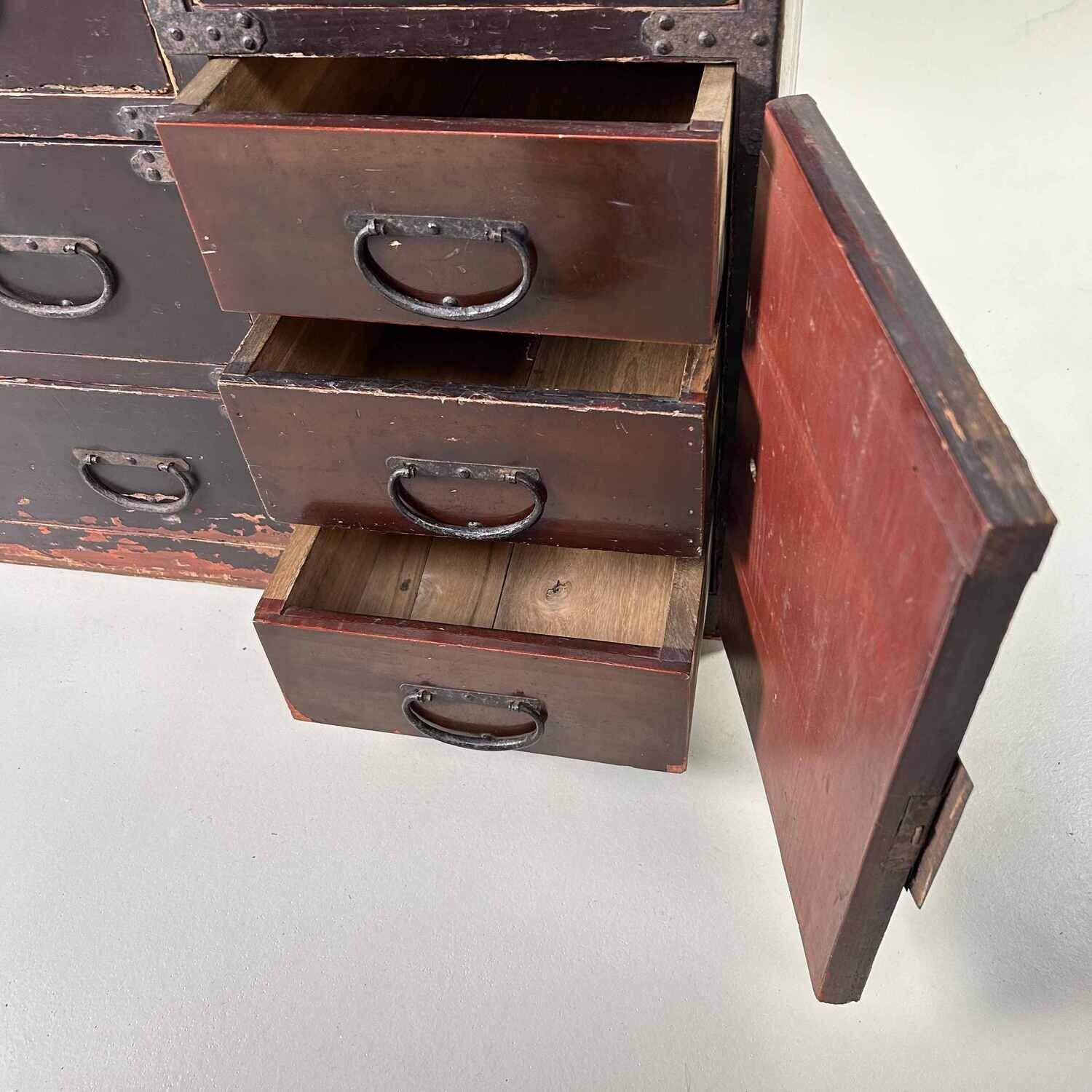 Japanese Traditional Tansu Drawer Cabinet, Meiji Period.