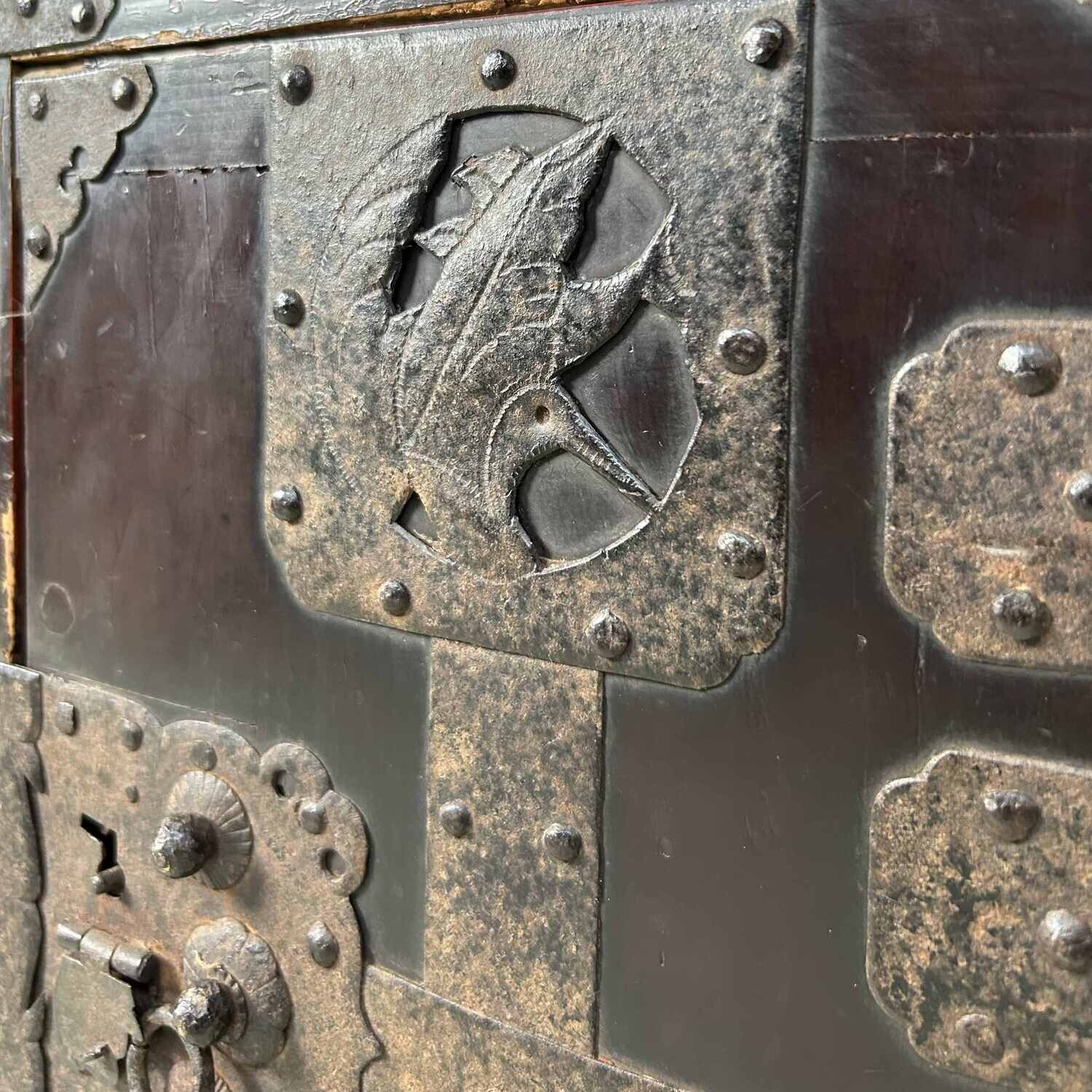 Japanese Traditional Tansu Drawer Cabinet, Meiji Period.