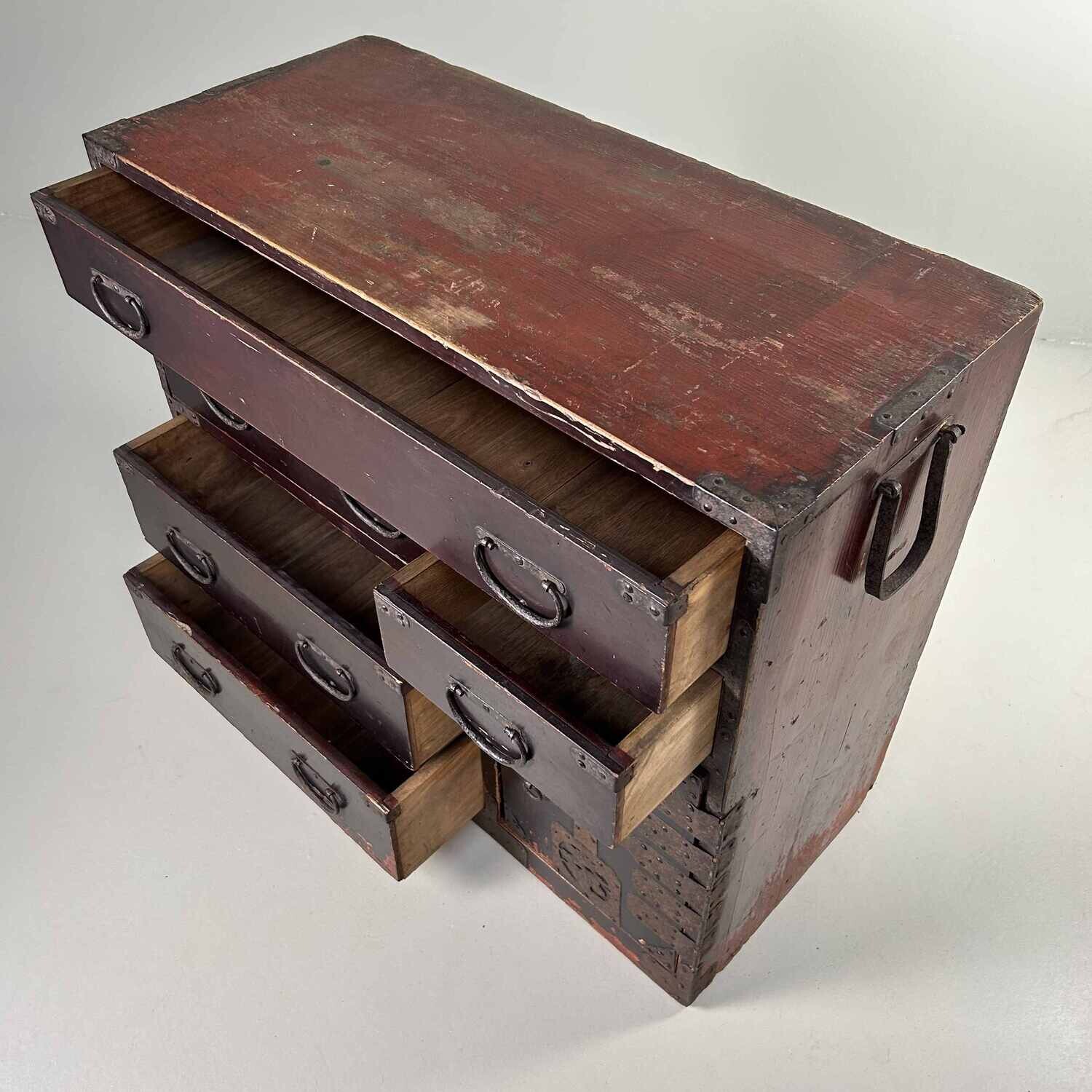 Japanese Traditional Tansu Drawer Cabinet, Meiji Period.