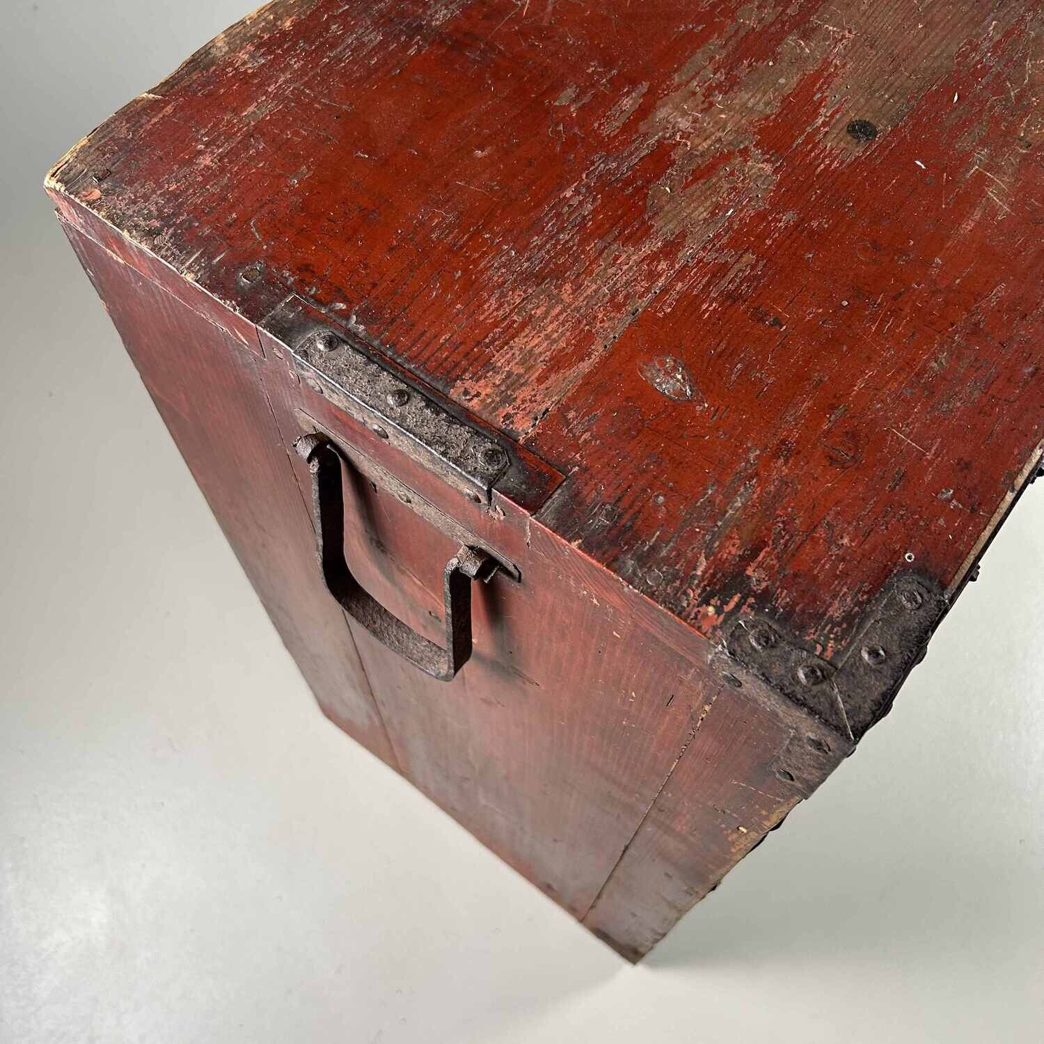 Japanese Traditional Tansu Drawer Cabinet, Meiji Period.