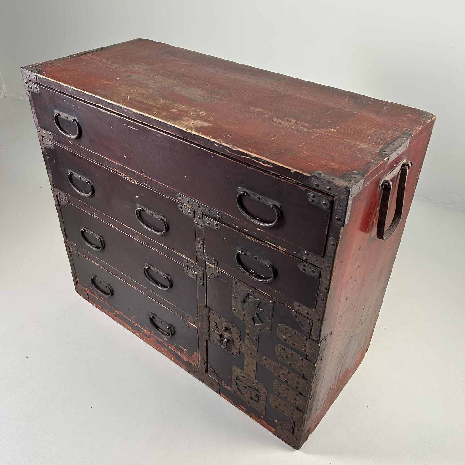 Japanese Traditional Tansu Drawer Cabinet, Meiji Period.