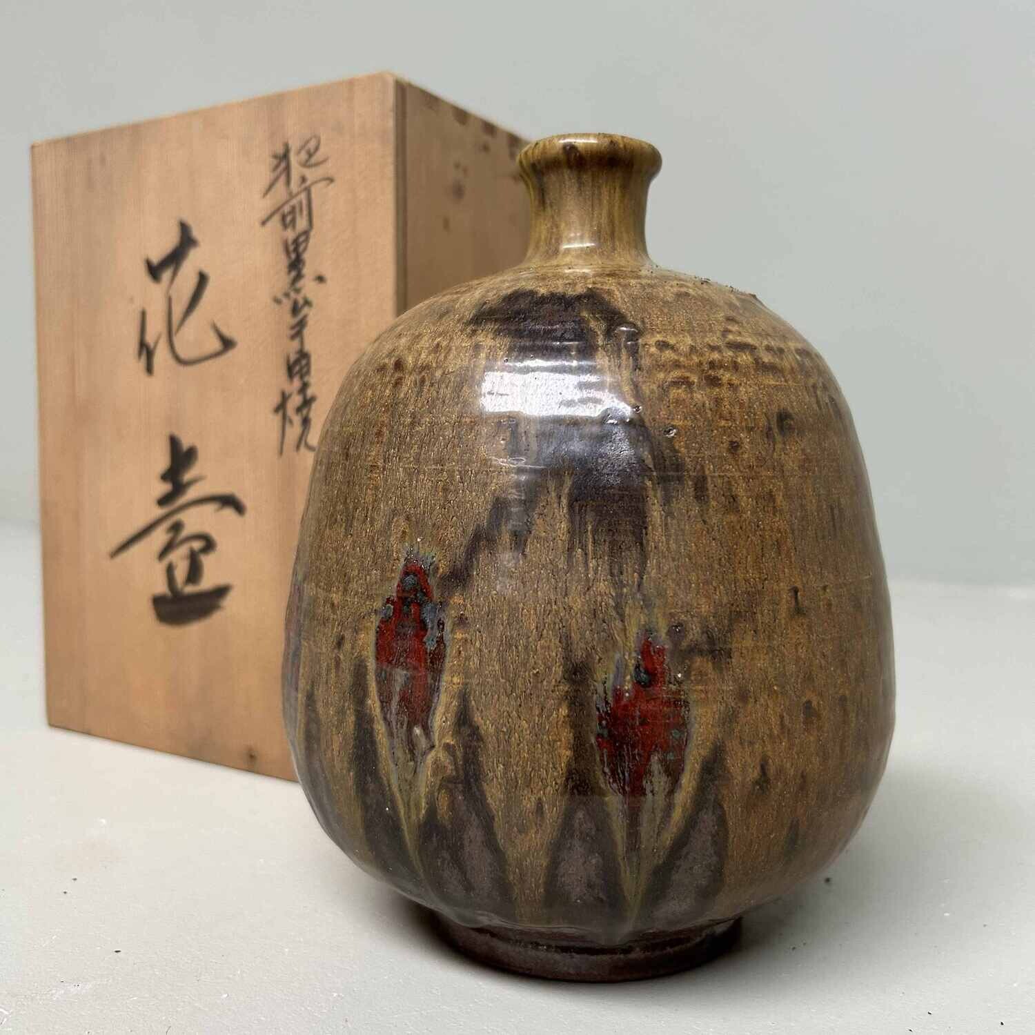 Wood-Fired Ceramic Ikebana Flower Vase, (Hizen) Kuromuta Yaki, Maruta Nobumasa, Japan.