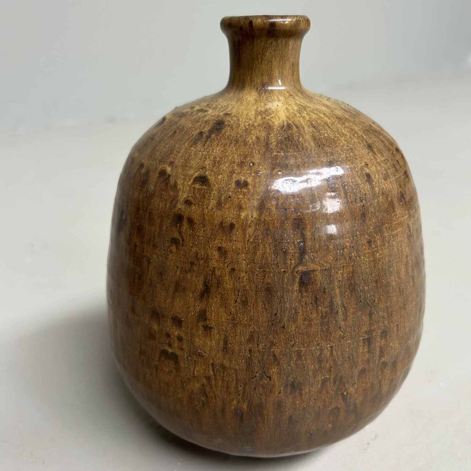 Wood-Fired Ceramic Ikebana Flower Vase, (Hizen) Kuromuta Yaki, Maruta Nobumasa, Japan.