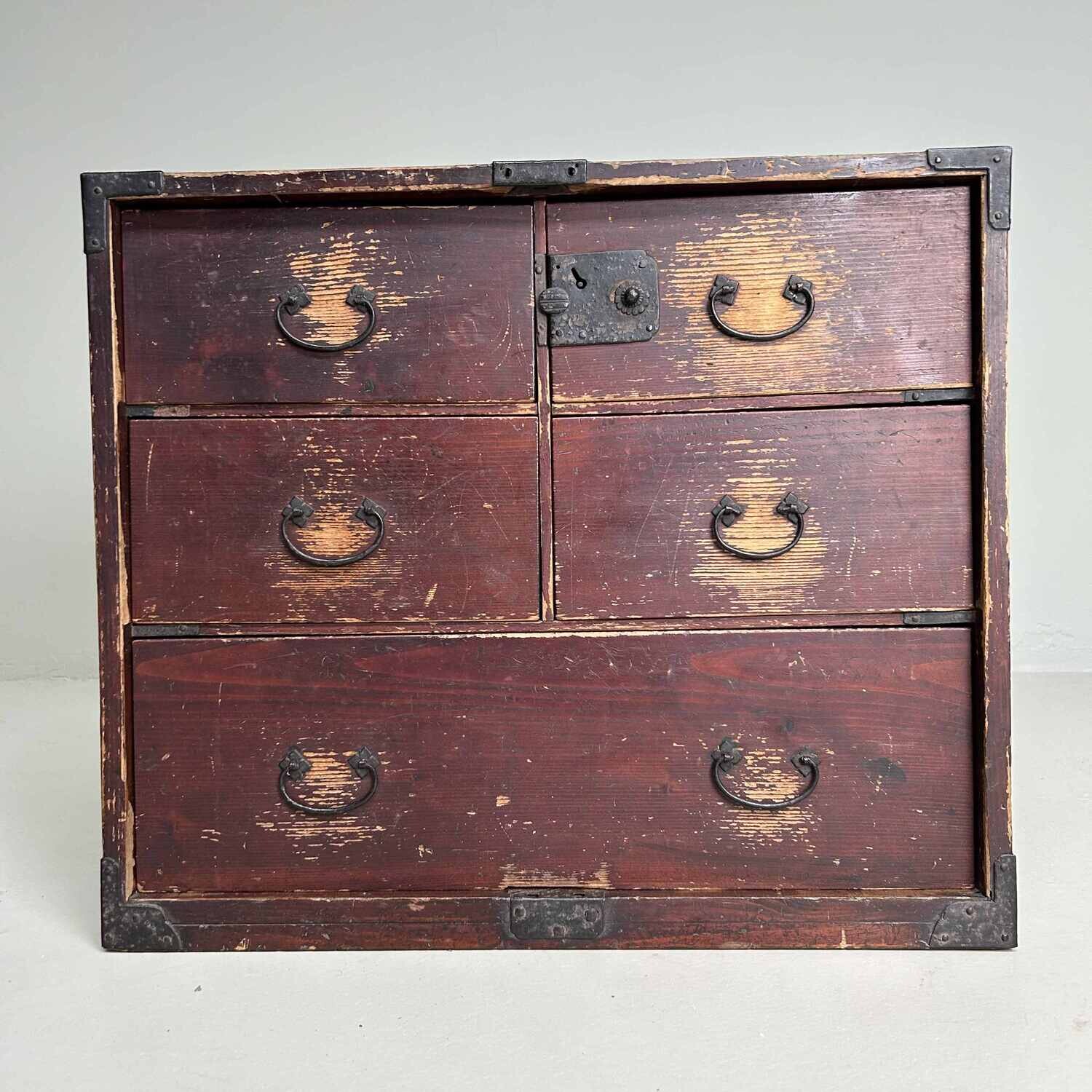 Small Japanese Tansu Chest of Drawers, Meiji Period.