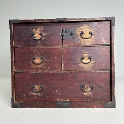 Small Japanese Tansu Chest of Drawers, Meiji Period.