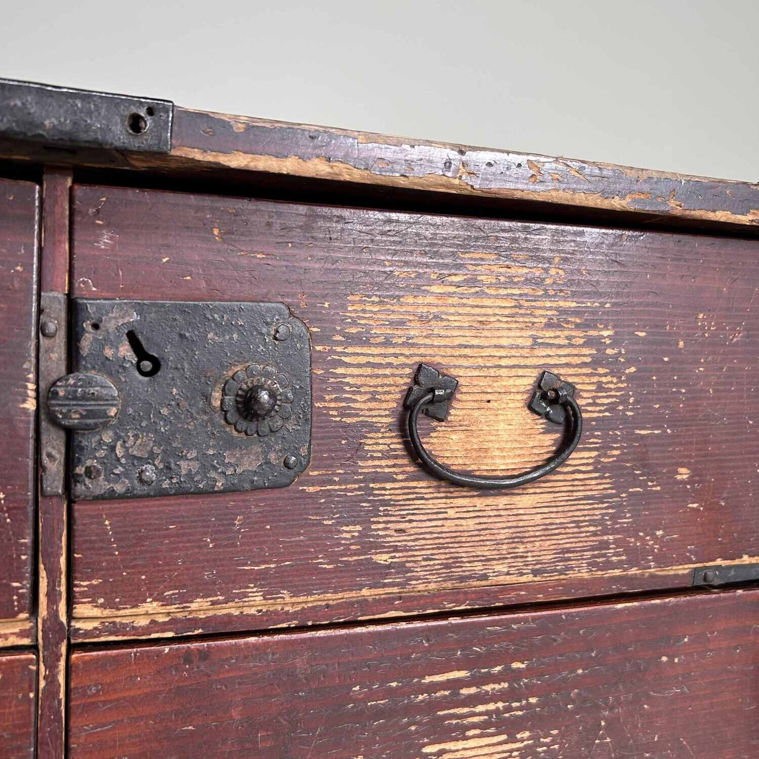 Small Japanese Tansu Chest of Drawers, Meiji Period.