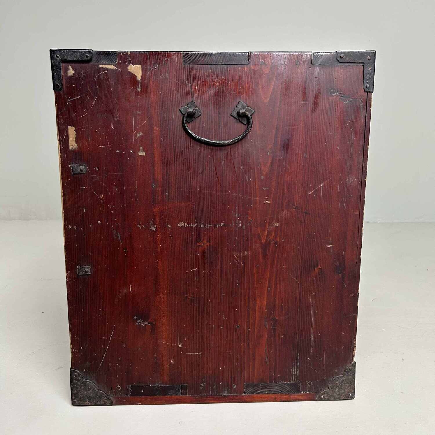 Small Japanese Tansu Chest of Drawers, Meiji Period.