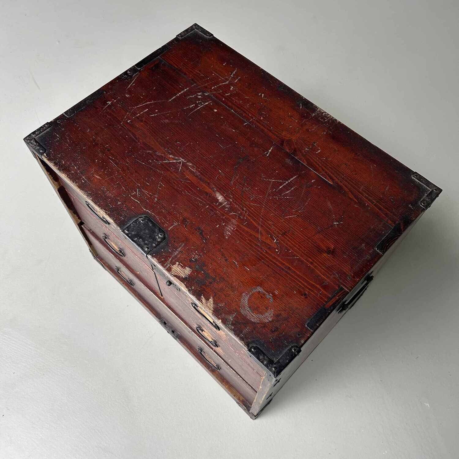 Small Japanese Tansu Chest of Drawers, Meiji Period.