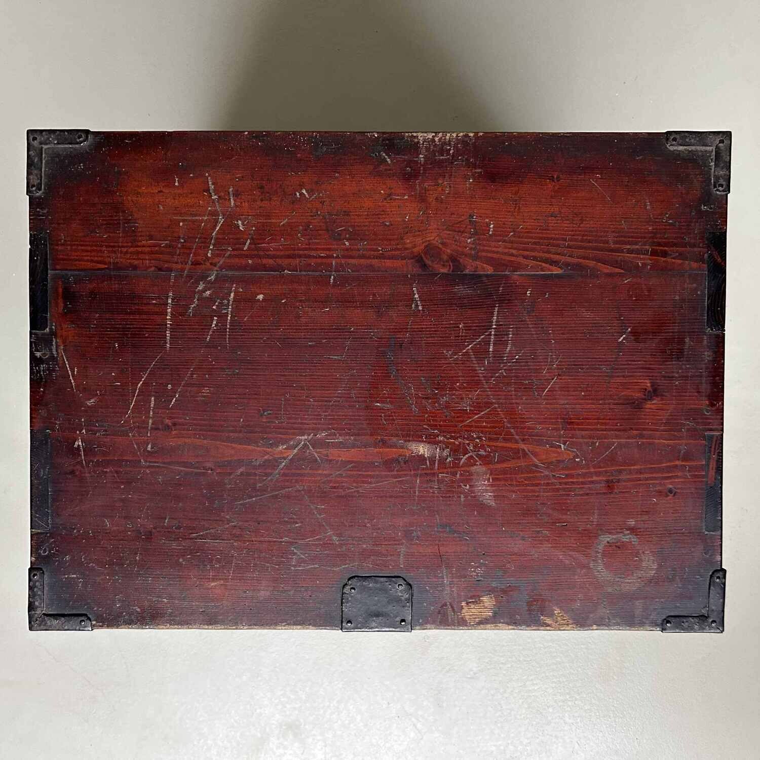Small Japanese Tansu Chest of Drawers, Meiji Period.