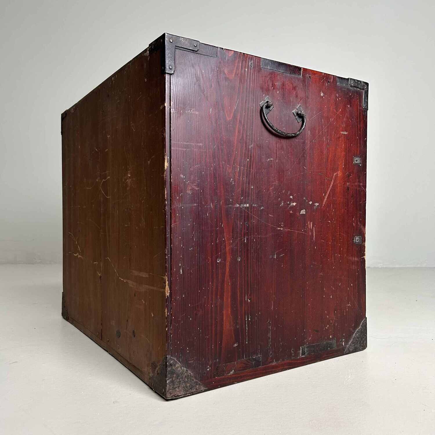 Small Japanese Tansu Chest of Drawers, Meiji Period.