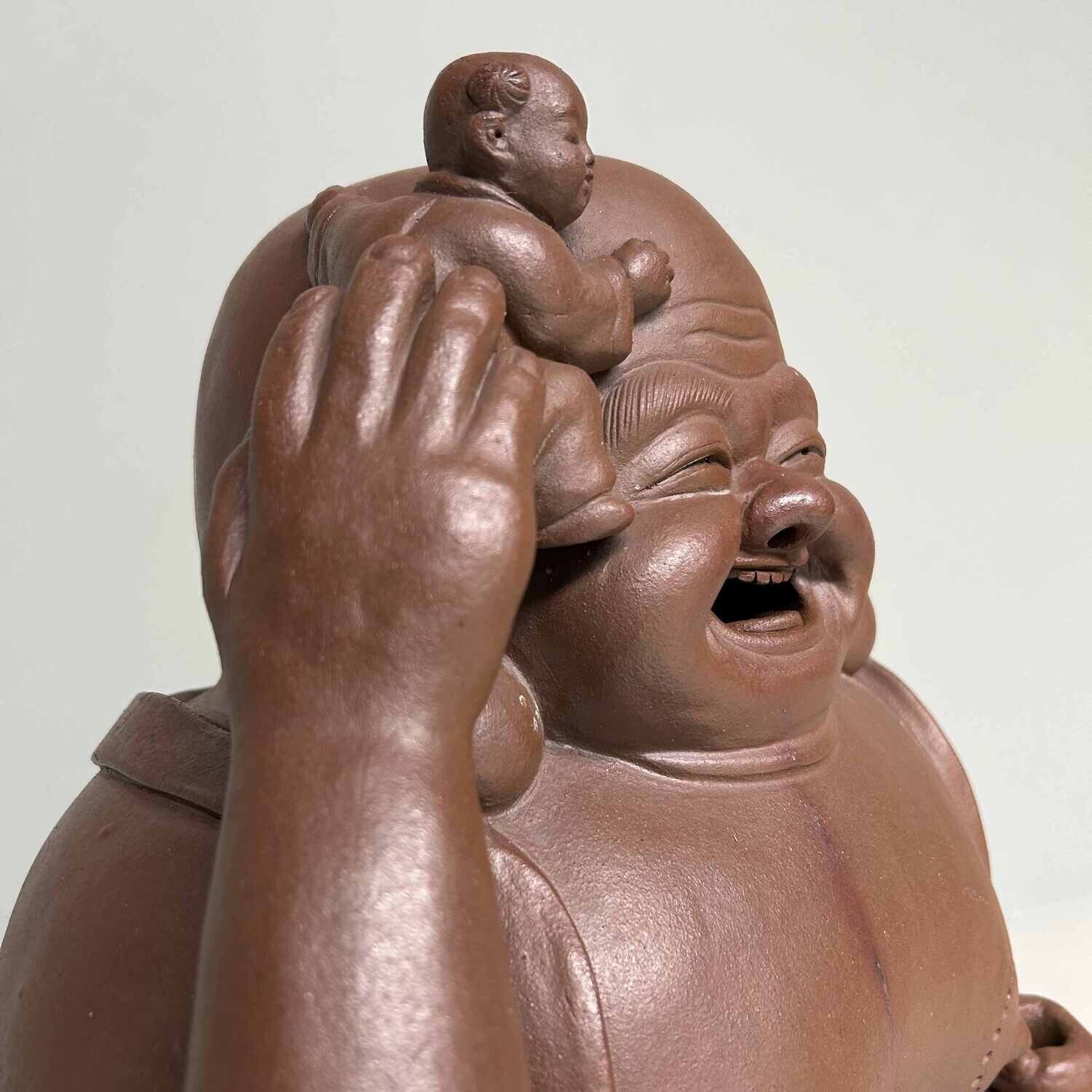 Terracotta Beeld Hotei (布袋) met Karako (唐子), Japan.