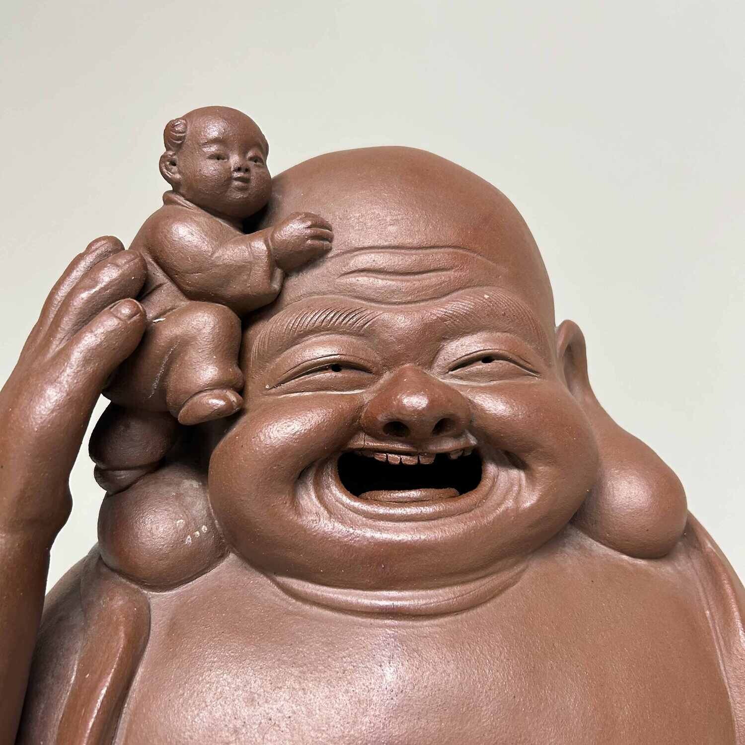 Terracotta Beeld Hotei (布袋) met Karako (唐子), Japan.