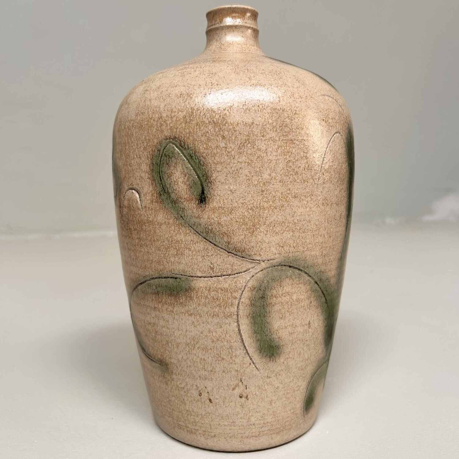 Ceramic Kiseto 黄瀬  Ikebana Flower Vase, Shōwa Period, Japan.