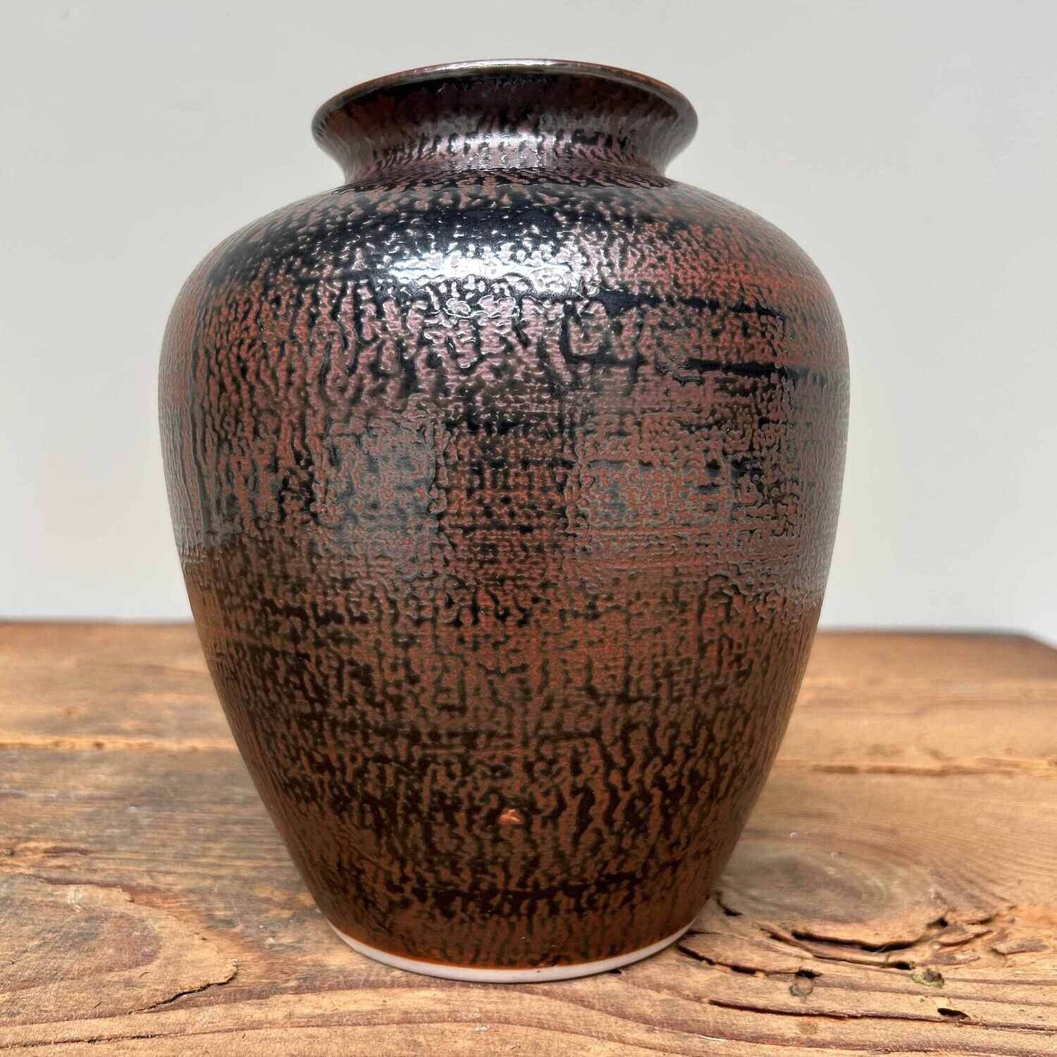 Kinpōyaki 金鳳燒 Earthenware Ikebana, Kanazawa, Japan.