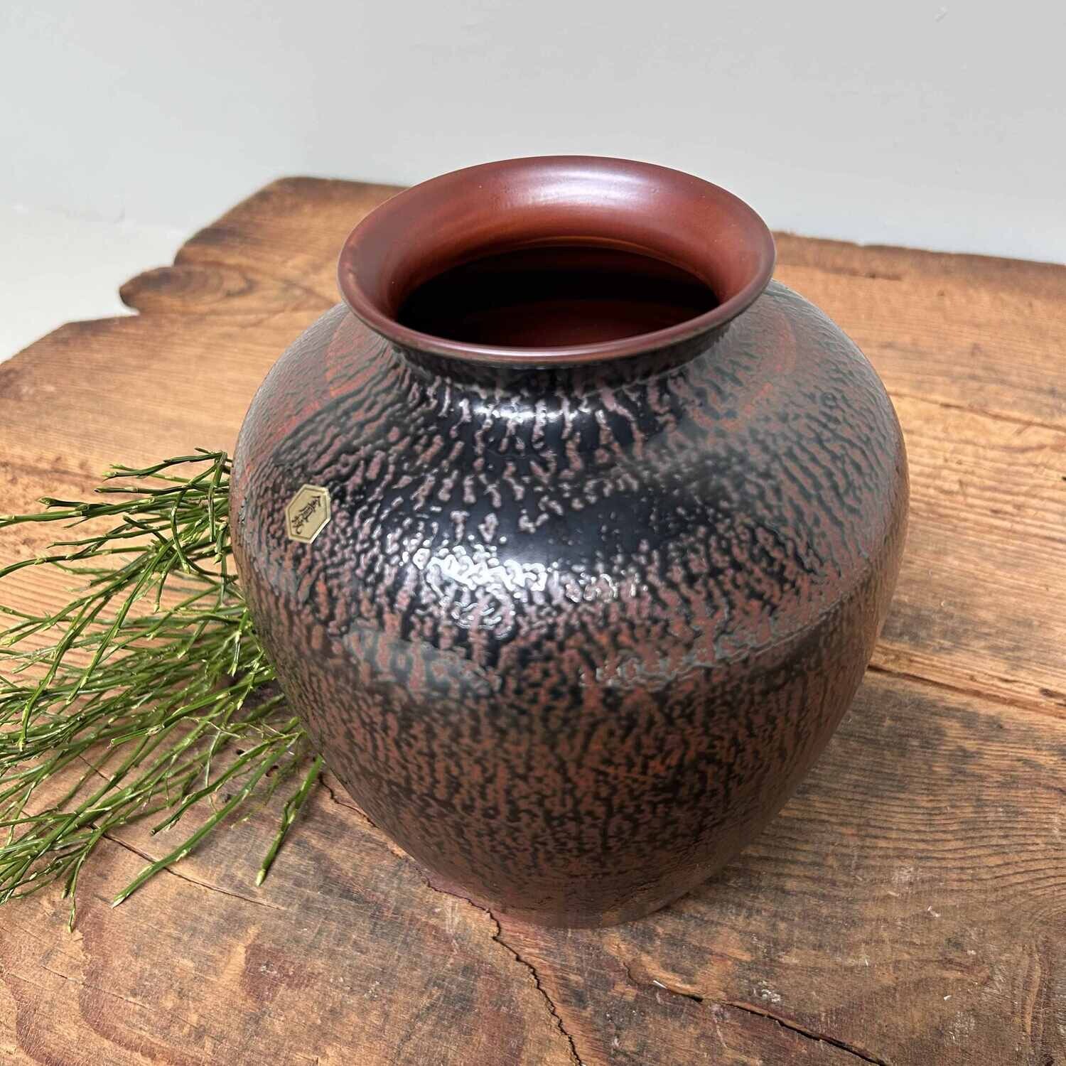 Kinpōyaki 金鳳燒 Earthenware Ikebana, Kanazawa, Japan.