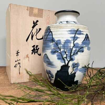 Ceramic Ikebana Flower Vase, Kazan-yaki, Gifu, Japan.