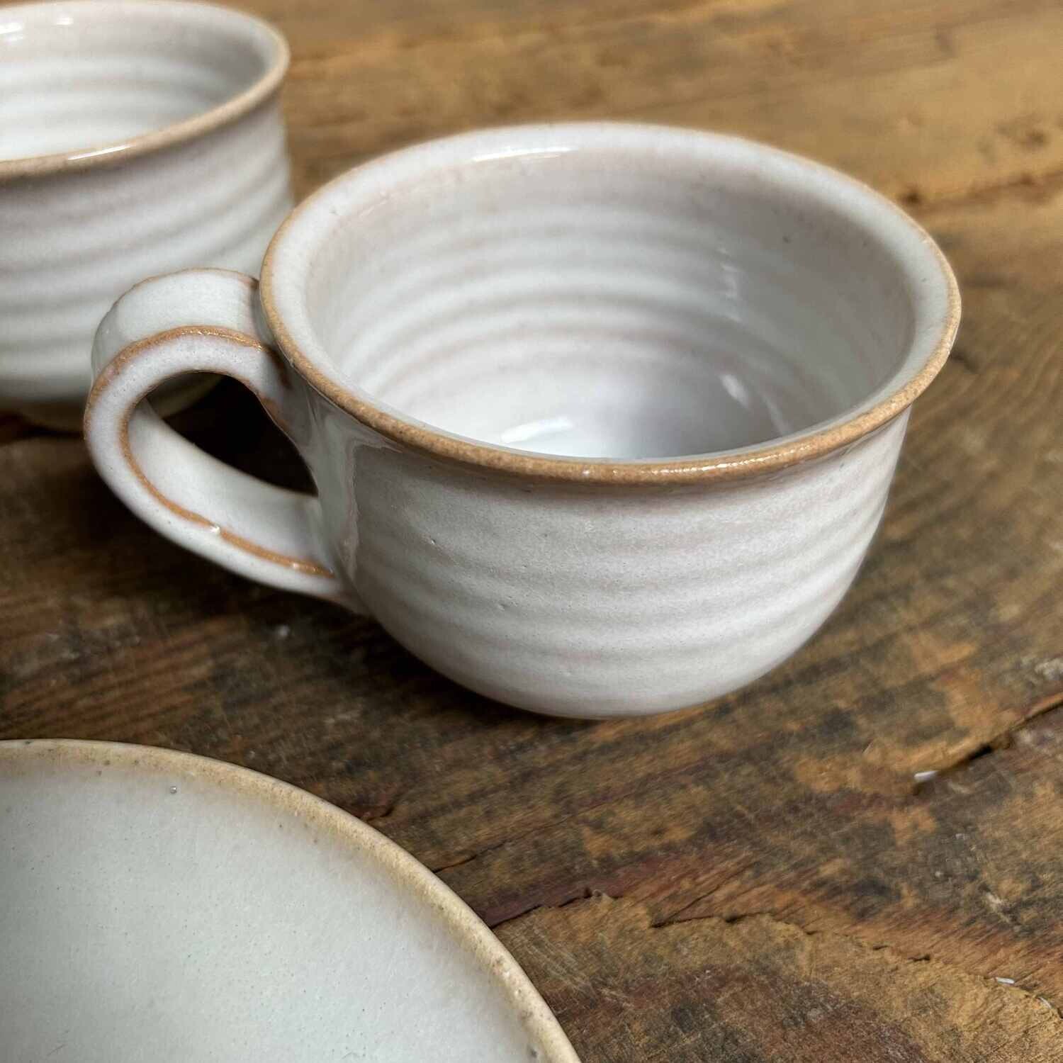 Set of Ceramic Cups with Saucer, 萩焼 Hagi-yaki, Japan.