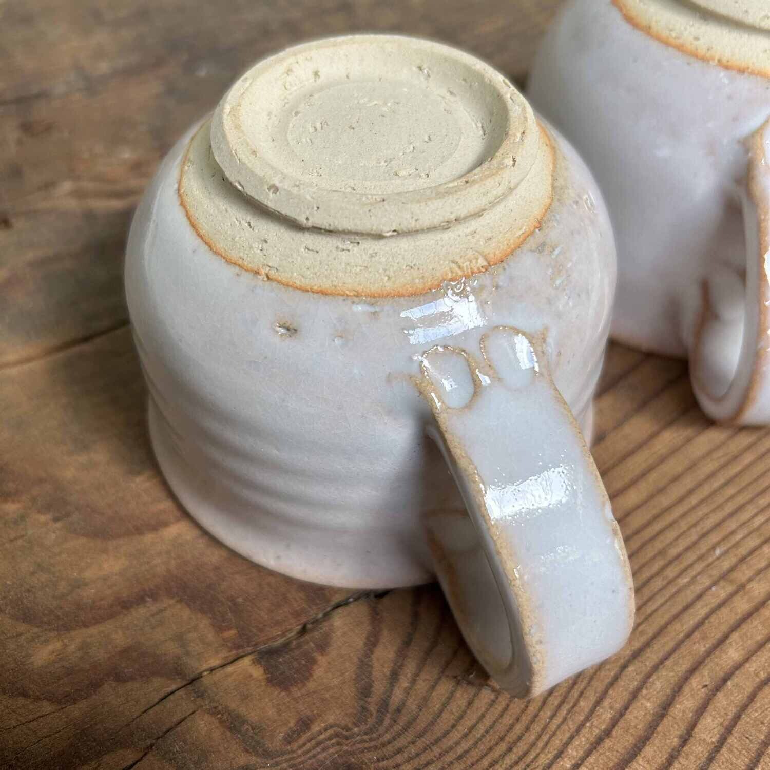 Set of Ceramic Cups with Saucer, 萩焼 Hagi-yaki, Japan.