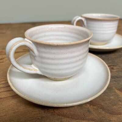 Set of Ceramic Cups with Saucer, 萩焼 Hagi-yaki, Japan.