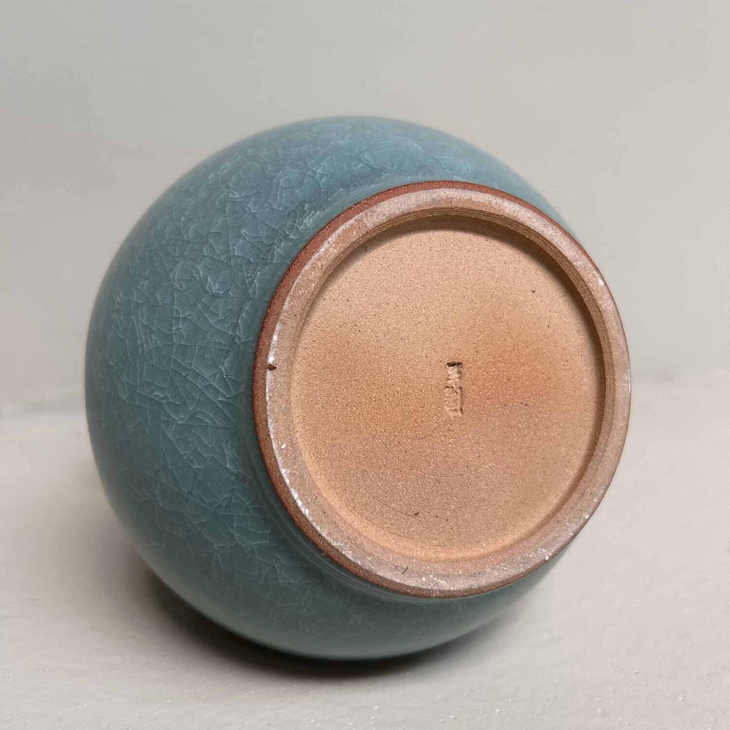 Mid Century Celadon Ikebana Bloemenvaas, Tachikichi, Japan.