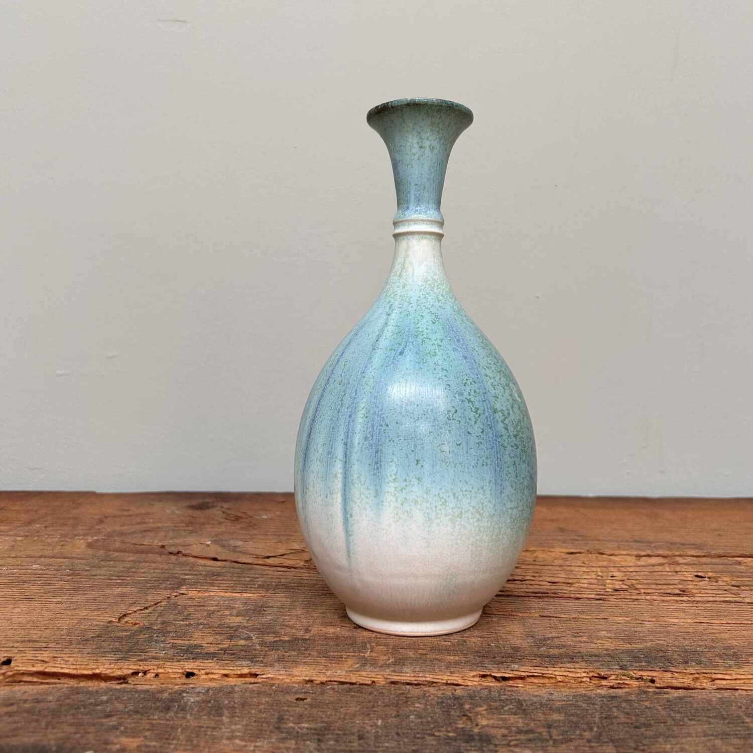 Kiyomizu Ware Ikebana Flower Vase, Kyoto, Japan.