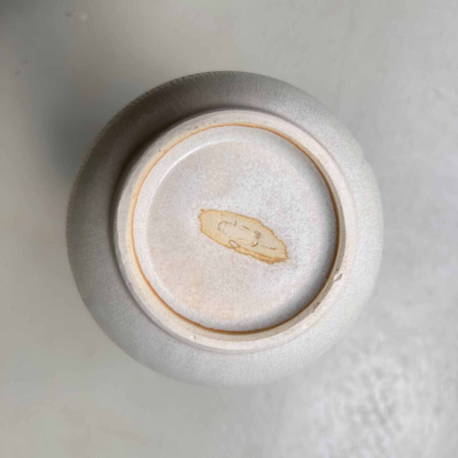 Kiyomizu Ware Ikebana Flower Vase, Kyoto, Japan.