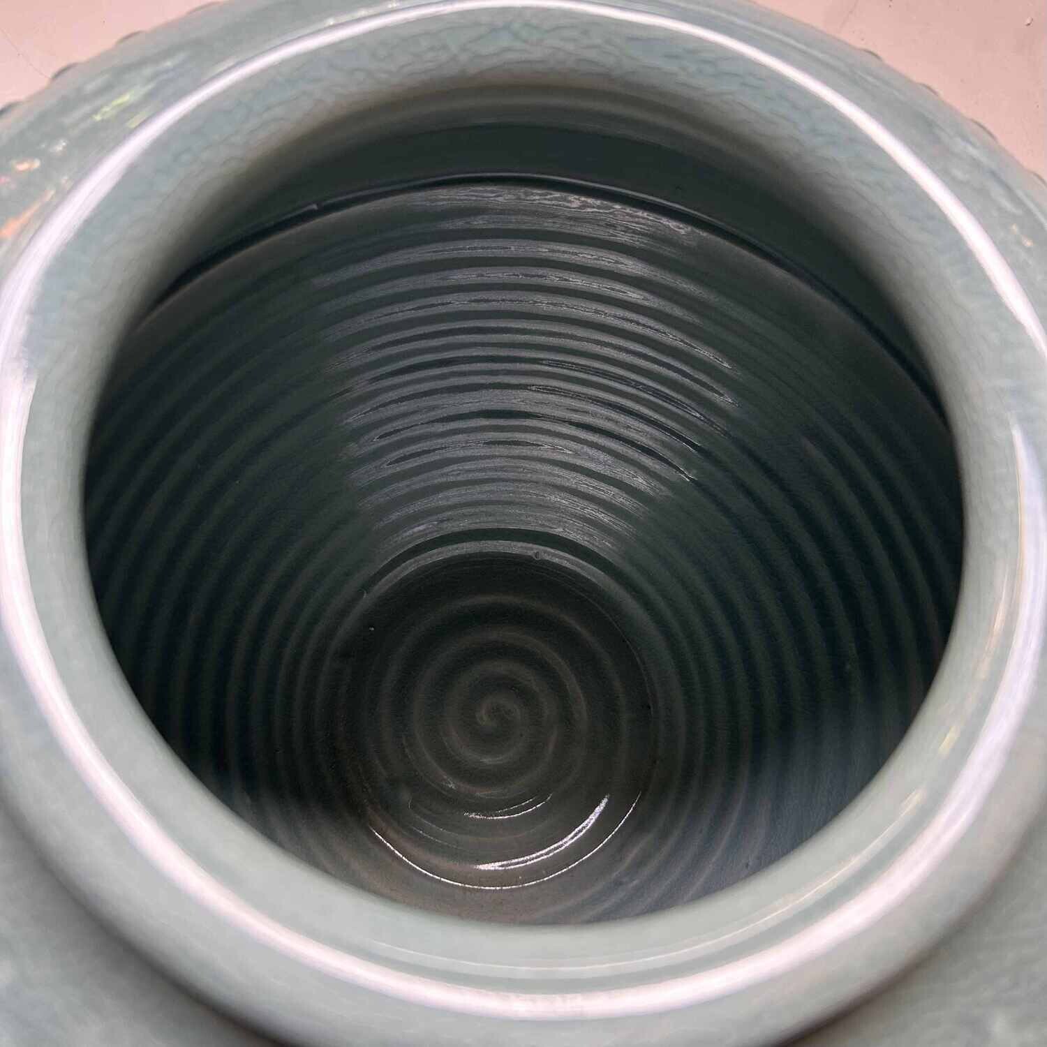 Tsuyoshi Celadon Ikebana, Crane, Gallery Noguchi, Nogata City, Japan.