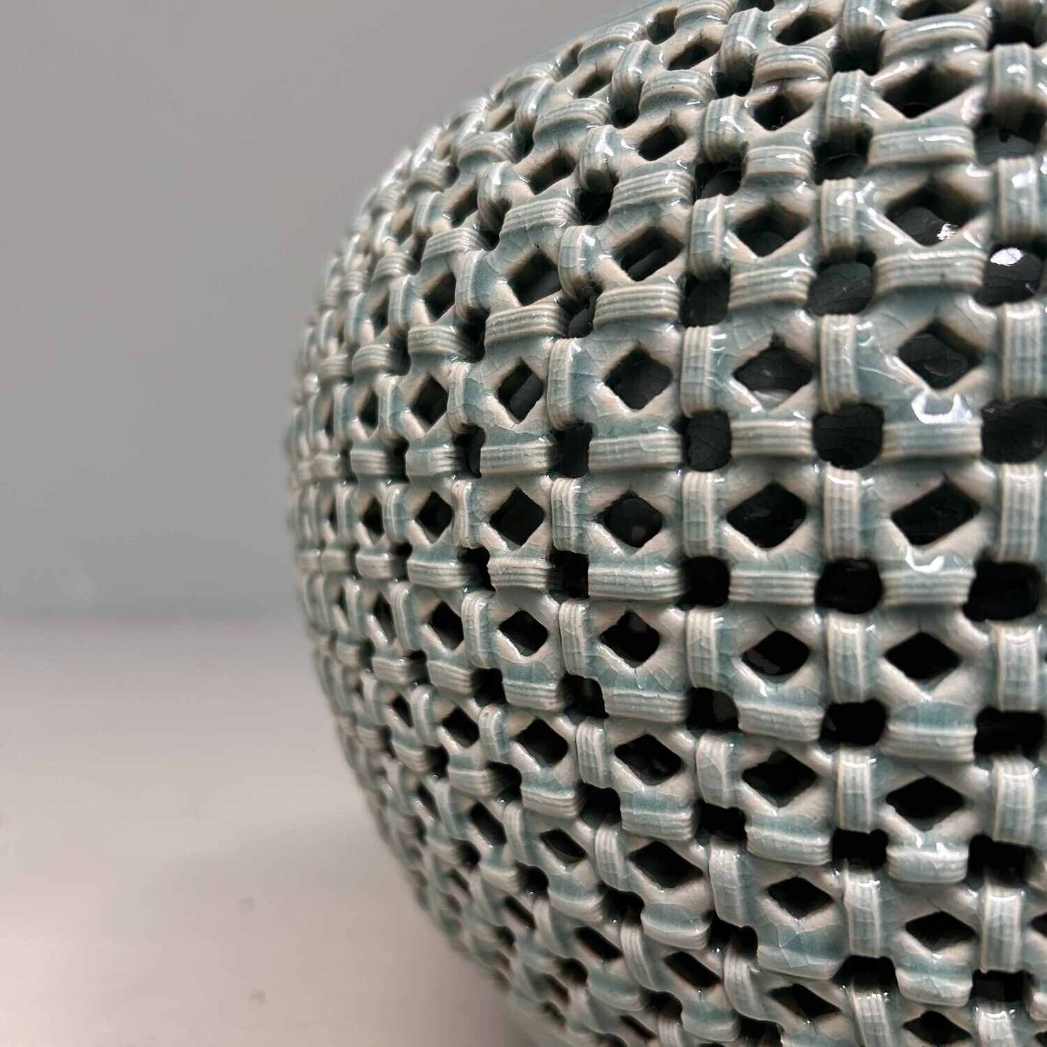 Tsuyoshi Celadon Ikebana, Crane, Gallery Noguchi, Nogata City, Japan.