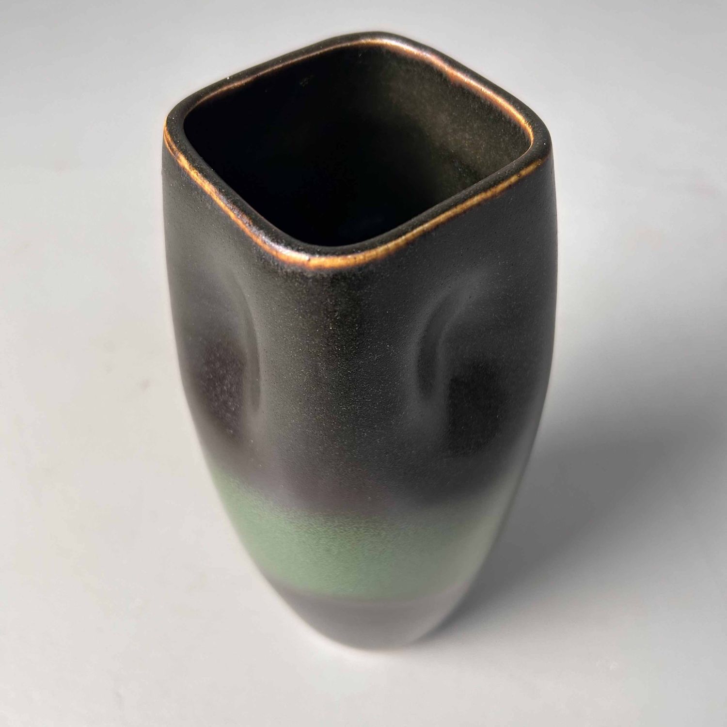 Hisui Kyoyaki, Tachikichi, 'Jade', Ikebana Flower Vase, Japan.